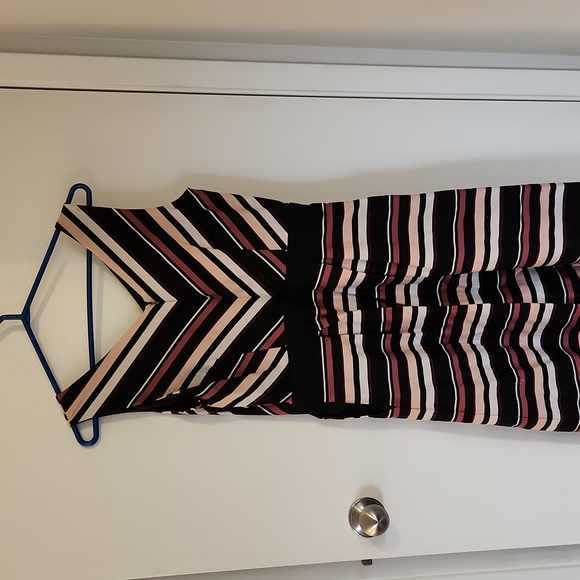 Black and pink striped dress - Picture 5 of 8